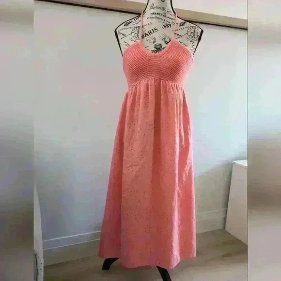 LE LIS | Women's Coral Eyelet Crochet Sleeveless Halter Midi Dress - Picture 3 of 9